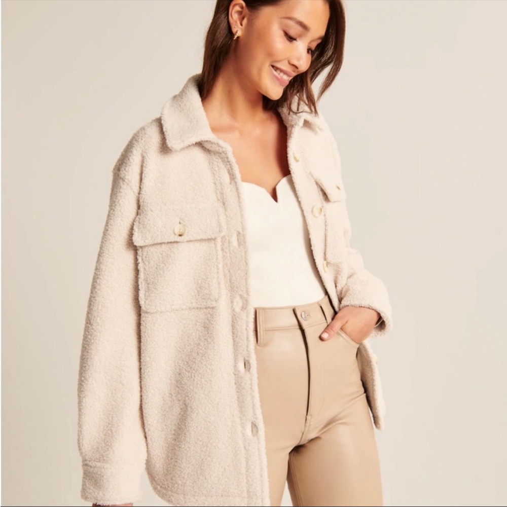 Abercrombie Beige Cream Sherpa Jacket in Medium